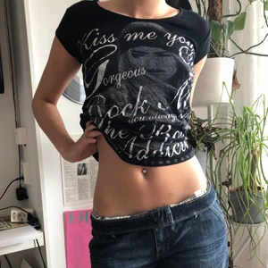 t-shirt !! - supercool t-shirt! dock använder jag den inte längre <3 material är väldigt skönt och mjukt!!