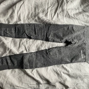 Classic seamless relode - Jättefina tights från relode i modellen Classic seamless. Väldigt lite använda. 