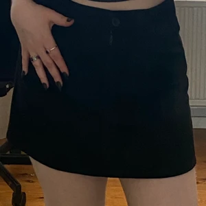 svart kjol - svart kjol i bra skick!