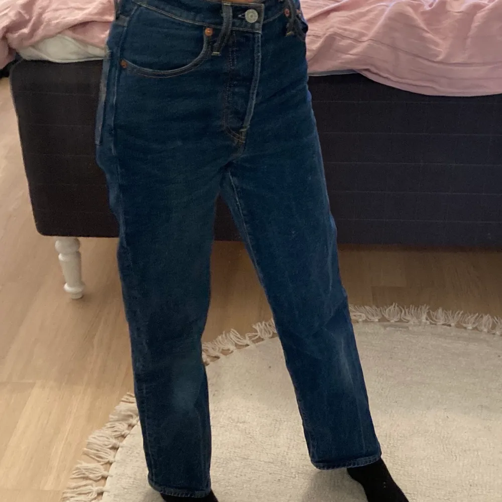 Fina Levis jeans i storlek 23 som tyvärr blivit försmå.. Jeans & Byxor.