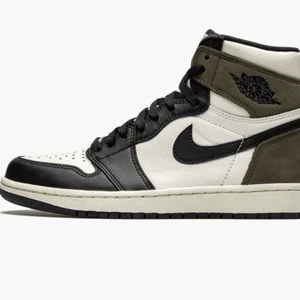 Jordans mocka high  - Använt 5 gånger  Skick 9.5/10 Har skorkartong och extra nya snöre 