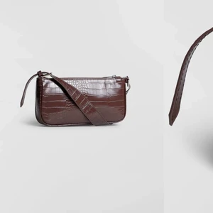 Gina Tricot Klara bag - Säljer nu en fin brun axelväska ifrån Gina Tricot💓Den är i ett väldigt bra skick då den har används ett fåtal gånger! Men väljer att sälja den då den inte kommer till användning;)