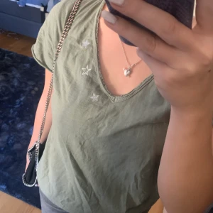 T-shirt - T-shirt. 150 inkl frakt❤️Storlek S/M