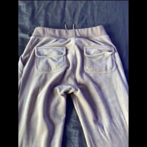 biege Juicy byxor storlek Xs - Säljer pgr att jag inte hade användning av det