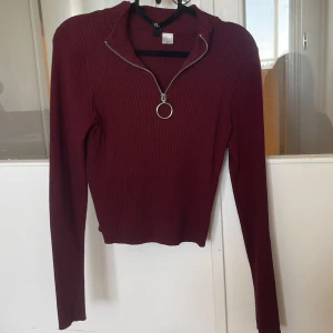 H&M  - Jätte fin tröja använt 3 gånger bara  Frakt tillkommer på priset