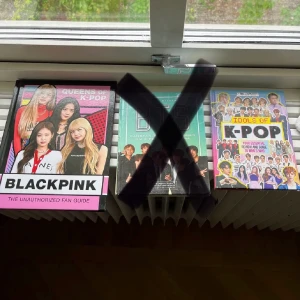 Kpop böcker - Blackpink boken: 90kr BTS boken: SÅLD  Kpop boken: 80kr (engelska)