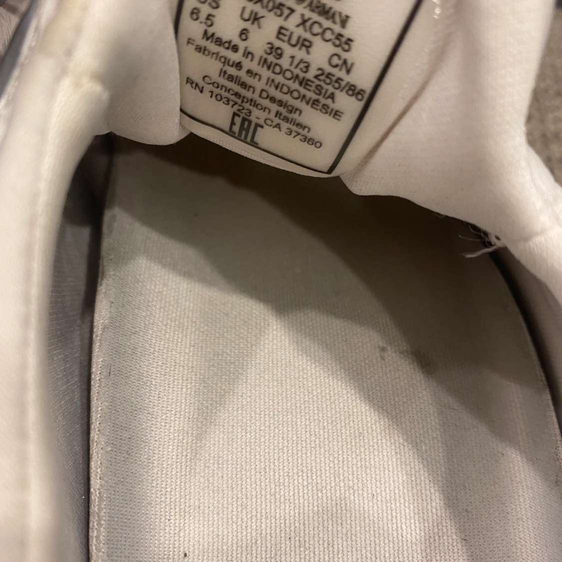 Armani skor säljes  - 91