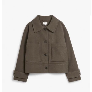 Jacka kappahl  - Str. M Aldrig använd  💕