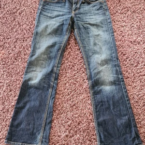 Jeans  - Lowwaist jeans i storlek 29/32