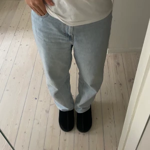 Levis - Snygga ”baggy” Levis jeans. Passar perfekt på länd 166. 