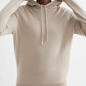 Softgoat hoodie - Jättesnygg softgoat hoodie i färger beige, passar till allt jättesnyggt till shorts, kjol o jeans. Säljer för att jag knappt använder den
