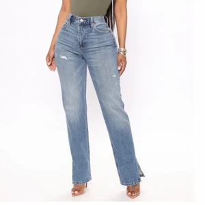 Jeans från Fsshion Nova  - Jättefina jeans från fashion Nova aldrig använda säljer för dom inte passade på mig. ❤️ storlek M. Kan både möts upp i sthlm eller frakta 