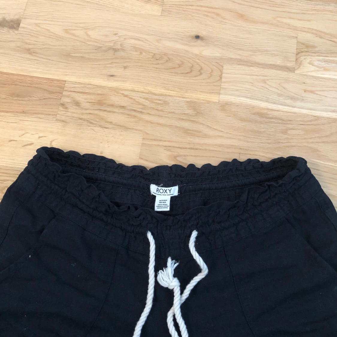 svarta Roxy linnebyxor  - 90