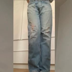 Jeans - Slitna ljusa jeans, från Armani . Perfekt till sommaren :)
