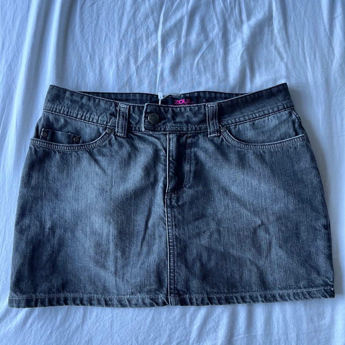 Lågmidjad jeanskjol