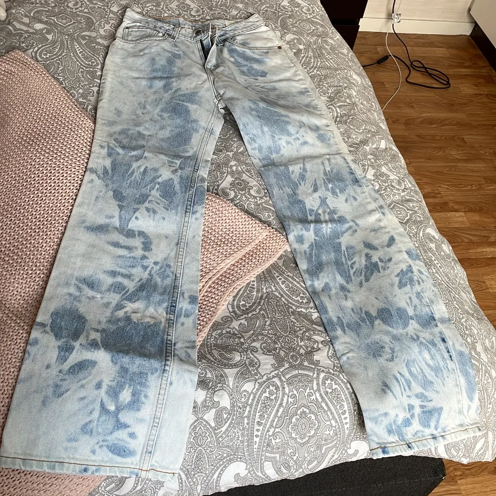 Sparsamt använda vintage jeans i fint skick, i storlek XS. . Jeans & Byxor.