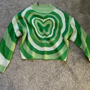 Tröja från hm - Säljer denna tröja från h&m, strl xs, säljer för 80kr/100kr frakt diskuteras