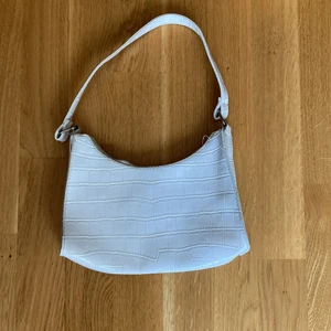 Vit väska shein - Vit axelremsväska shein