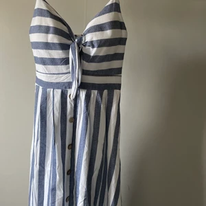 Klänning - En klänning köpt i Portugal som tyvärr inte passar längre 