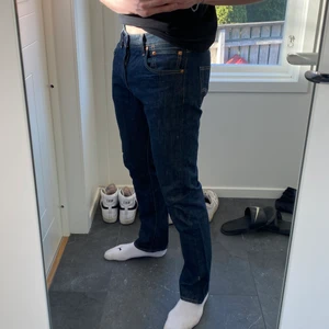 Levis 501. - Mörkblåa Levis 501, använda ca 10 gånger så de är nästan som nya.