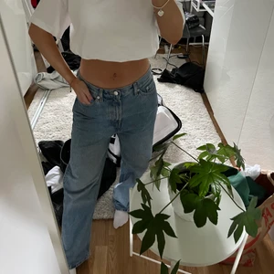 Low Waits jeans - Skitsnygga lågmidjade jeans från weekday, köpa på herravdelningen så passar både tjejer o killar💕