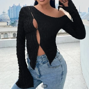 Super snygg fest topp - Säljer då den var för liten för mig): super snygg och aldrig använd.