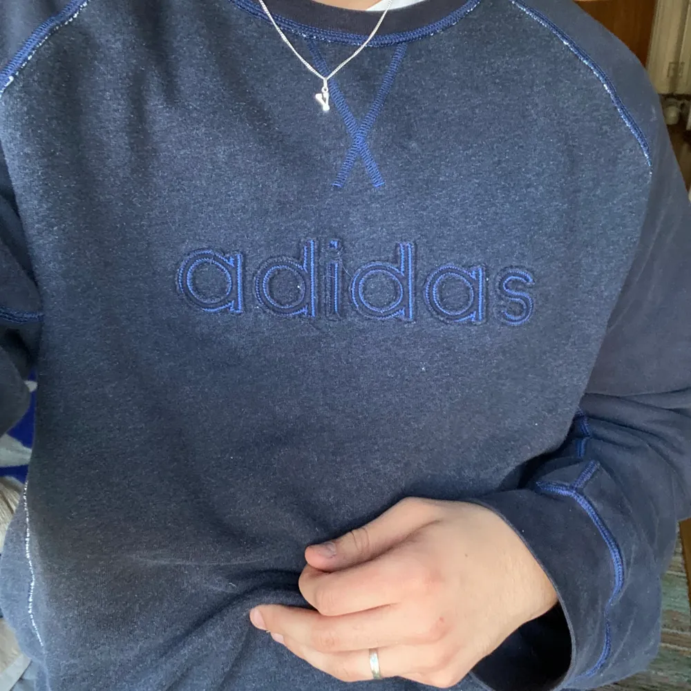 Oversized Adidaströja! Köpare står för frakt 🌟.. Tröjor & Koftor.