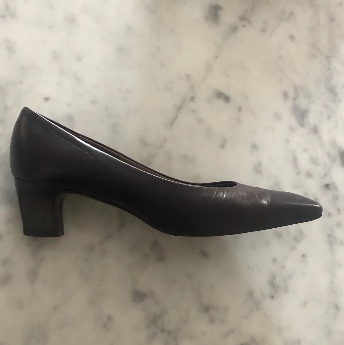 Bruna låga klackar strl 37 - 91