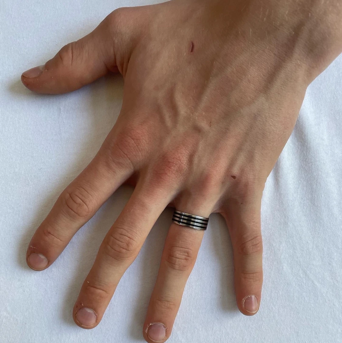 Black and silver striped ring - 90