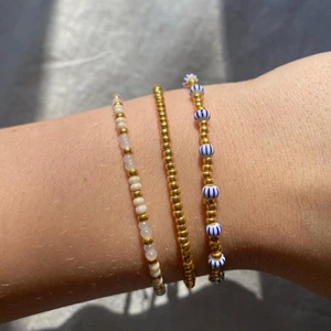 Pärlade armband  - Jasmine Bracelets  30:- Gratis frakt⚡️  Går att få som fotlänk! Superfina att matcha med outfits nu i sommar!☀️