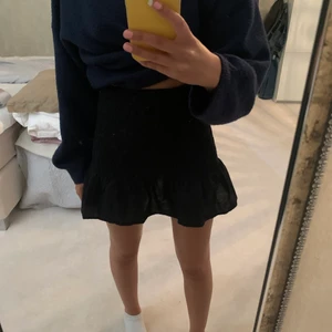 Svart kjol - Jättefin från H&M💗