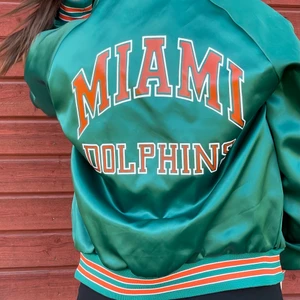 Vintage jacka - Snygg oversize vintage jacka. Mötes upp i Linköping, annars står du för frakten