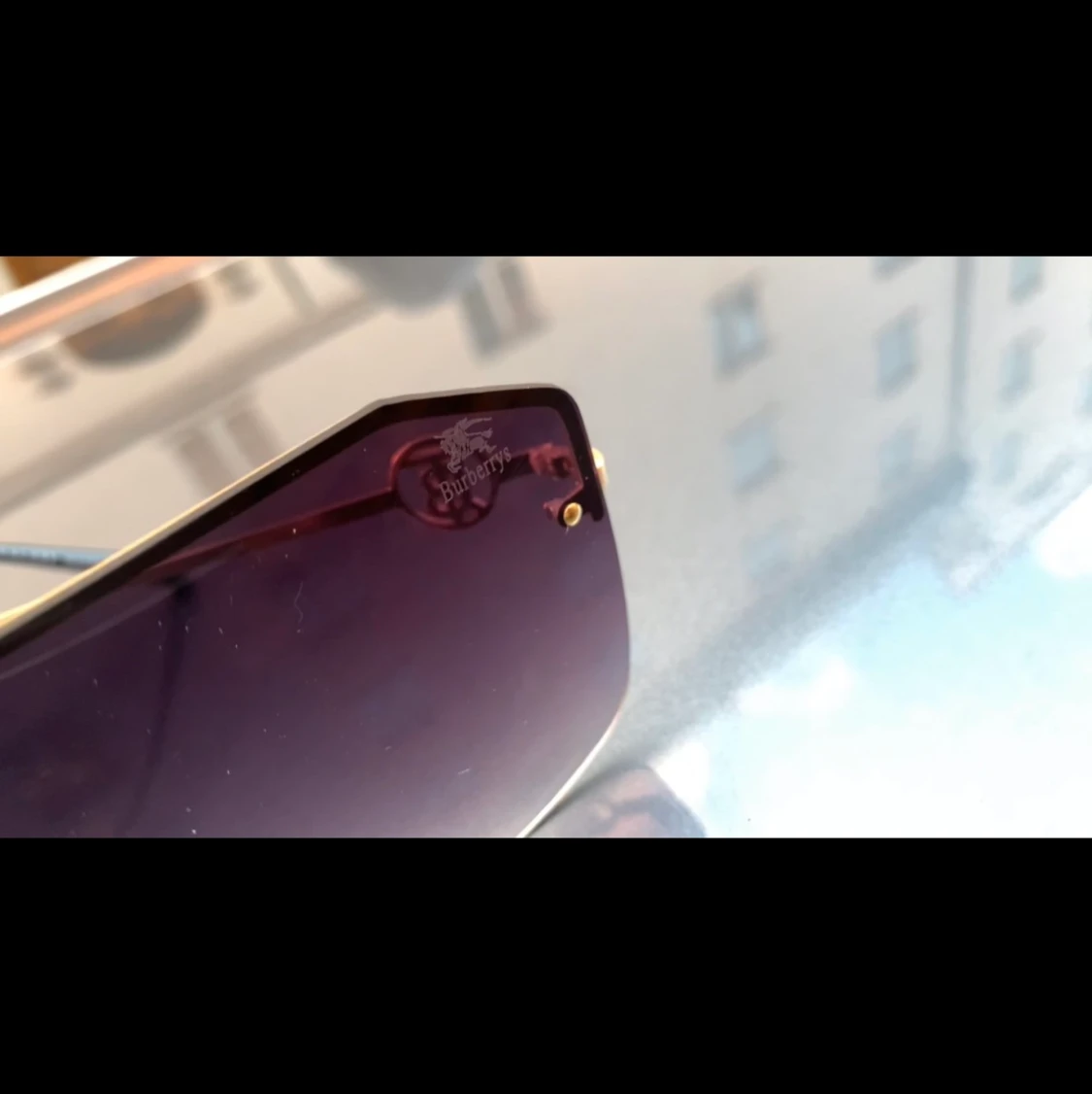 Burberry solglasögon  - 90