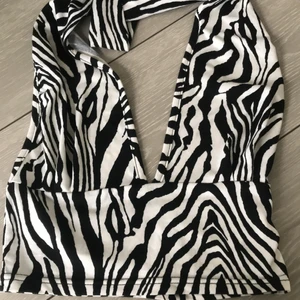 Topp - Jätte fin topp köpt utomlands, använd ett fåtal gånger så den är som ny! Skriv privat för fler bilder Storlek S💓