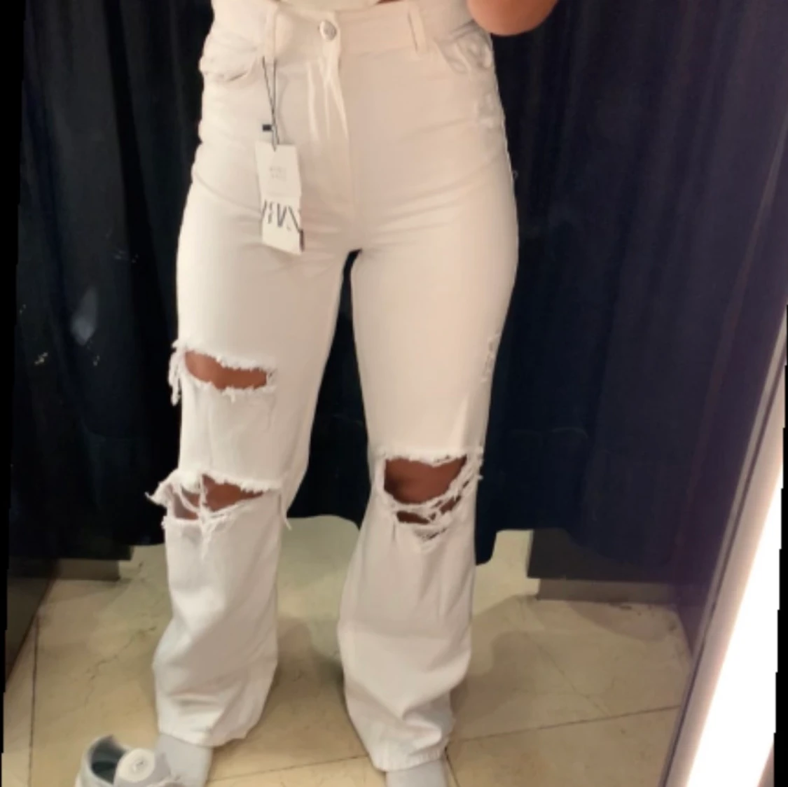 Vita håliga zara jeans