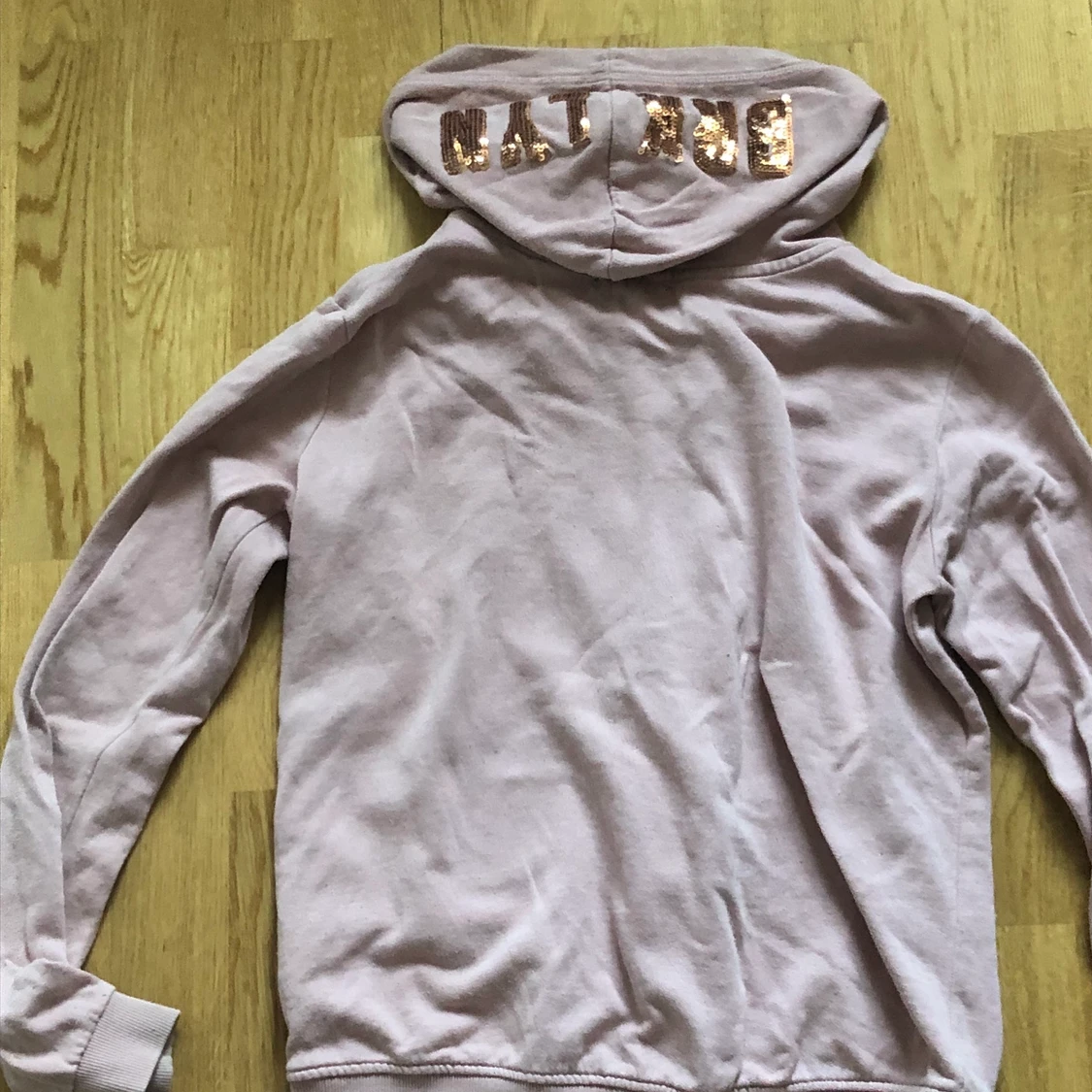 Hoodie med tragskedia - 90