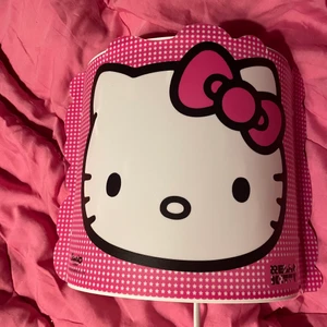 Hello Kitty lampa  - Sanrio hello Kitty lampa Fungerar  Knappt använd :)