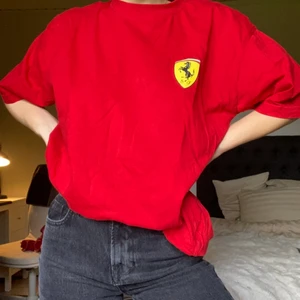 T-shirt från Ferrari - Köpare står för frakt ☀️ köpt second hand