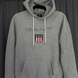 Gant hoddie - Skön och varm gant hoddie! Knappt använd så bra skick!