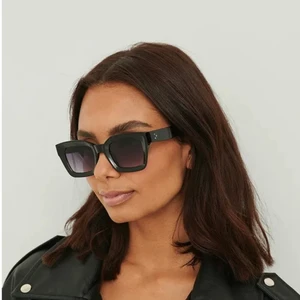 Populära solglasögon från NAKD - Superfina solglasögon som jag är extremt nöjd med faktiskt, säljer pga att jag råkade beställa 2