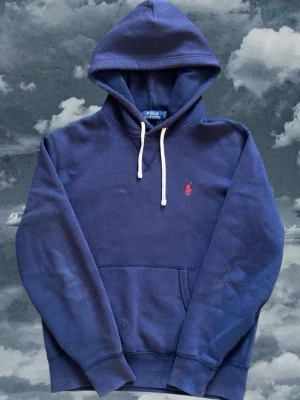 Ralph Lauren hoodie - Ralph lauren hoodie - helt ny skick 8/10 köpt på zalando- storlek S- skriv vid funderingar nypris 1899