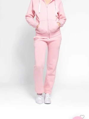 Ljusrosa mjukisdress med huva - Supermjuk ljusrosa mjukisdress med hoodie och dragkedja framtill. Hoodien har vita snören, fickor och är fodrad med fleece för extra komfort. SÄLJER EJ BYXORNA! 