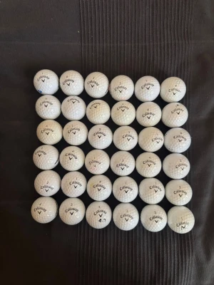 36st golfbollar Callaway Supersoft - Säljer 36st Callaway Supersoft golfbollar i fint skick. Tvättad och kontrollerad, finns även andra märken och modeller vid intresse hör av er!
