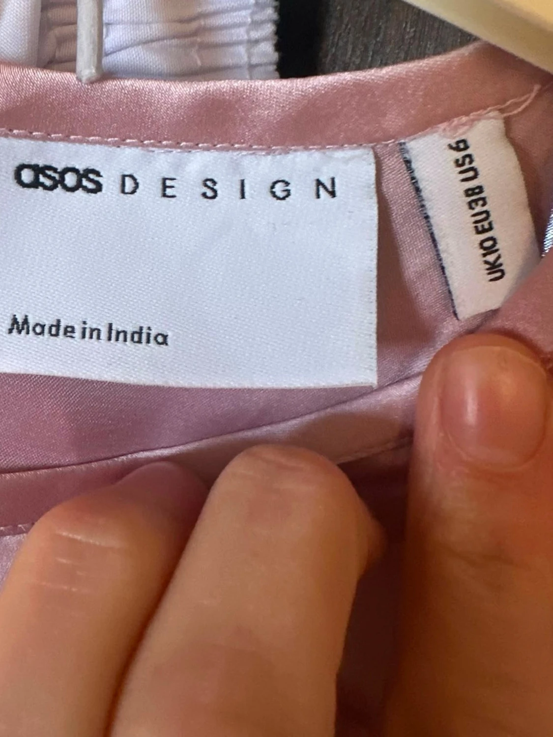 Lång rosa klänning med broderi - 2