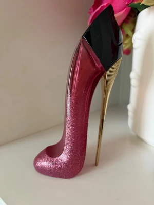 Carolina Herrera: Very Good Girl Glam - 50ml från början. Se bild två för mängd kvar.