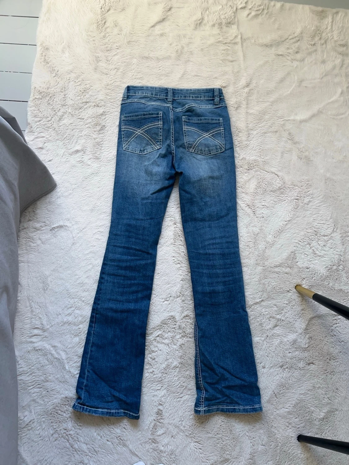 Blåa bootcut jeans - 2