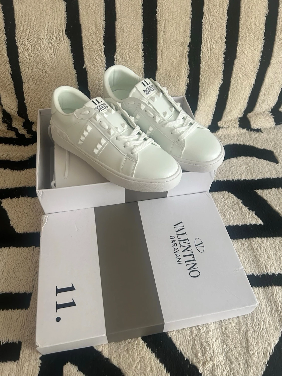 Valentino Garavani Rockstuds - 5