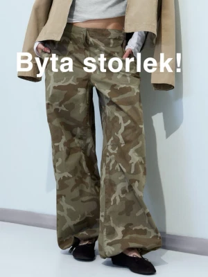 Söker storlek 36 - Jag har dessa byxor från Weekday i storlek 38 som är helt oanvända men som jag vill byta till storlek 36😍