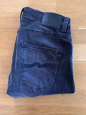 Nudie Jeans - Grim Tim Nudie jeans | Skick 10/10 | W31/ insida ben 66cm | Pris: 379kr | Hör av er vid intresse eller frågor!