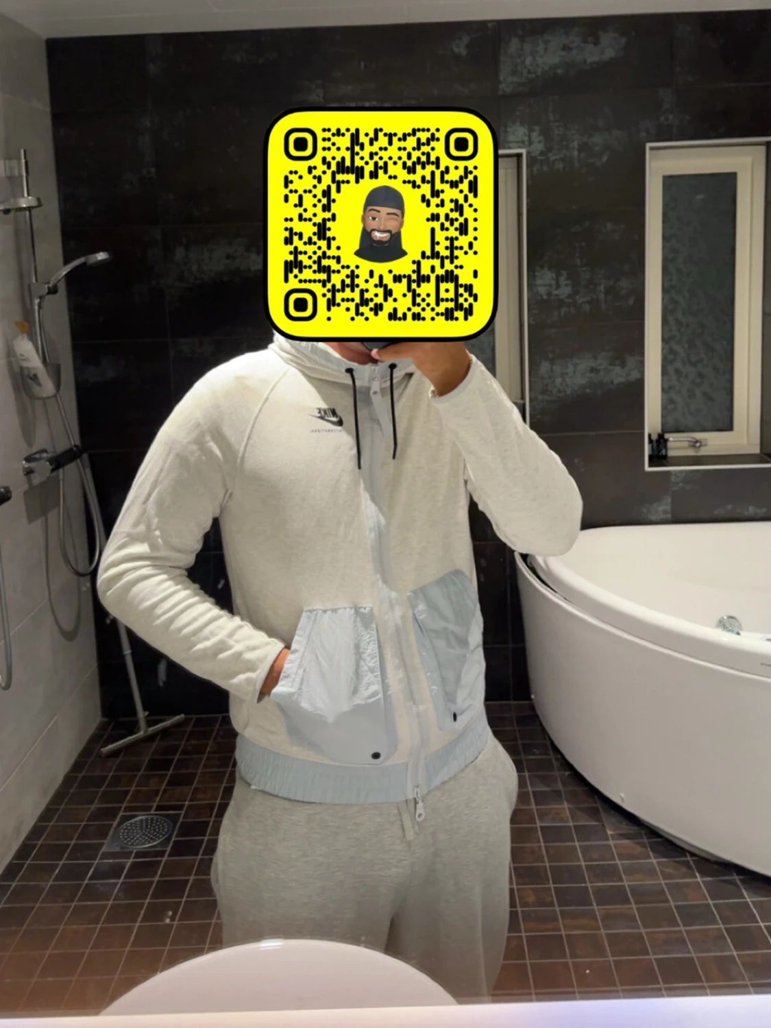 Nike ljusgrå hoodie med fickor sällsynt!!